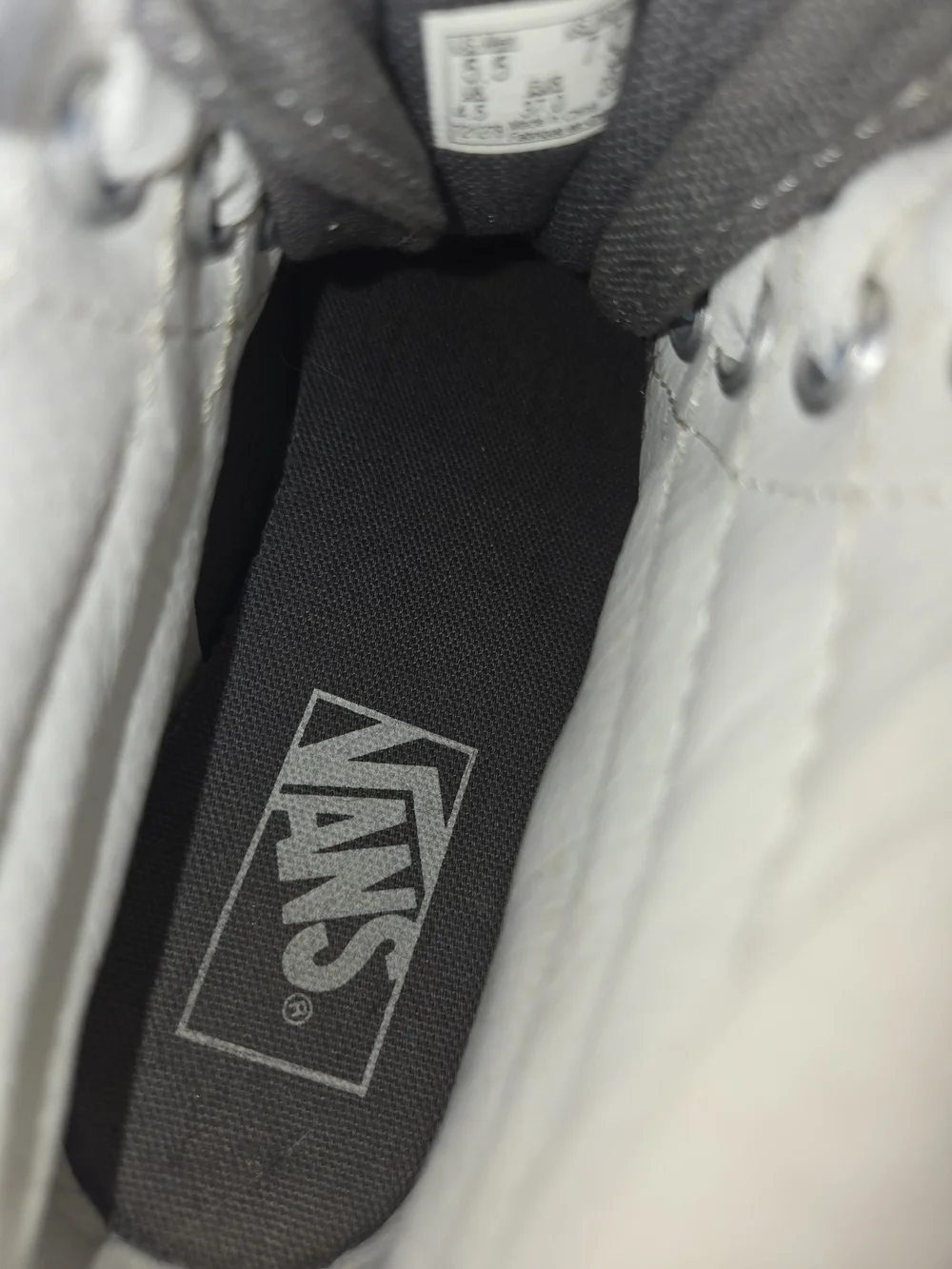 Classic Vans High-Top Skateboarding Sneaker in Gray and White M5.5, W7